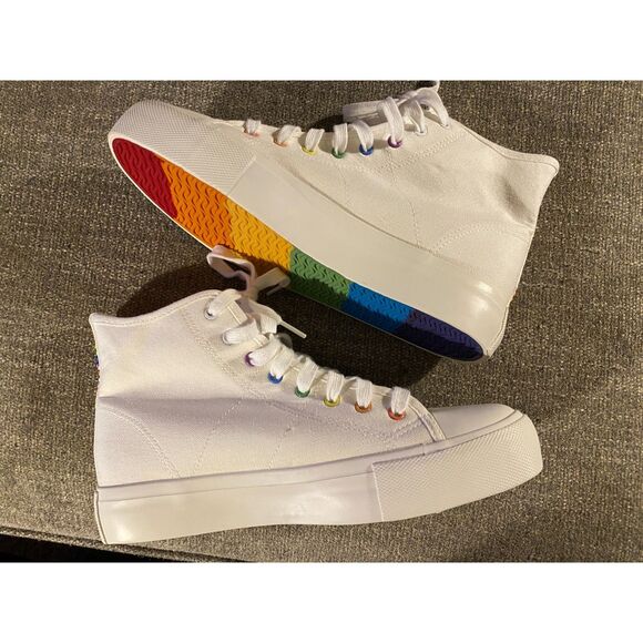 American Eagle Women's "Trust in Love" Embroidered Canvas High Tops Size 9.5 - Picture 5 of 10